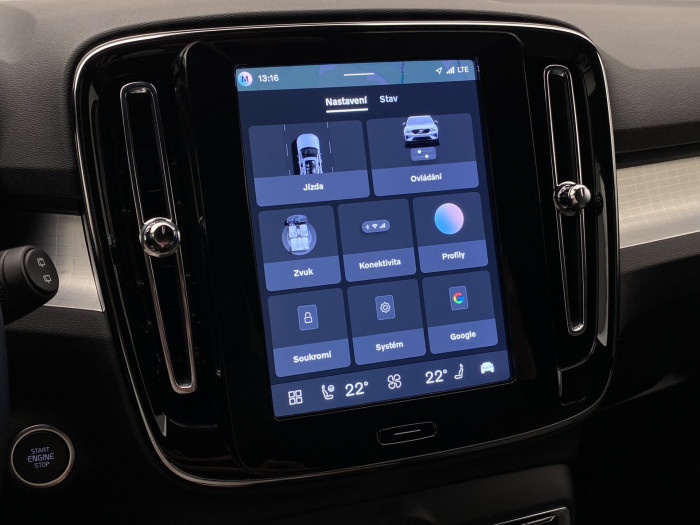 Volvo XC40 B3 DARK PLUS AUT CZ