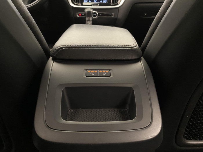 Volvo V60 CC D4 AWD MOMENTUM AUT 2.0 d CC CC Momentum