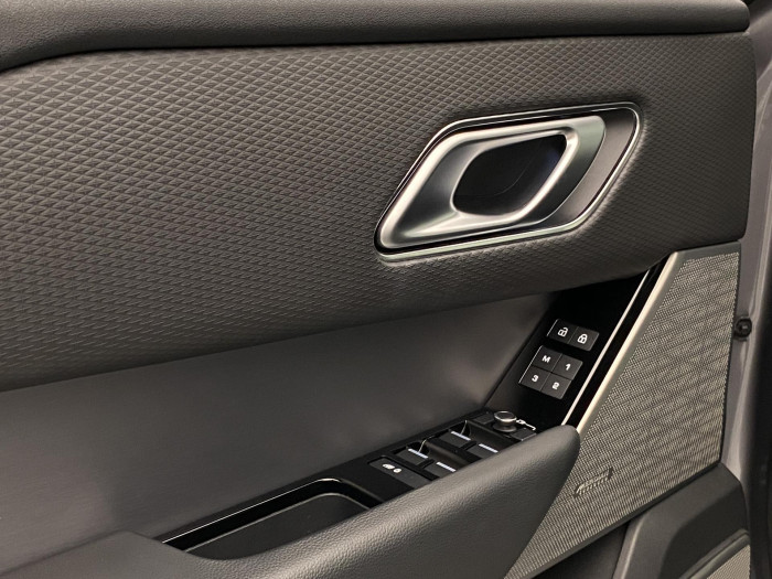 Land Rover Range Rover Velar D300 SE AWD AUT   REZERVACE 3.0 d SE