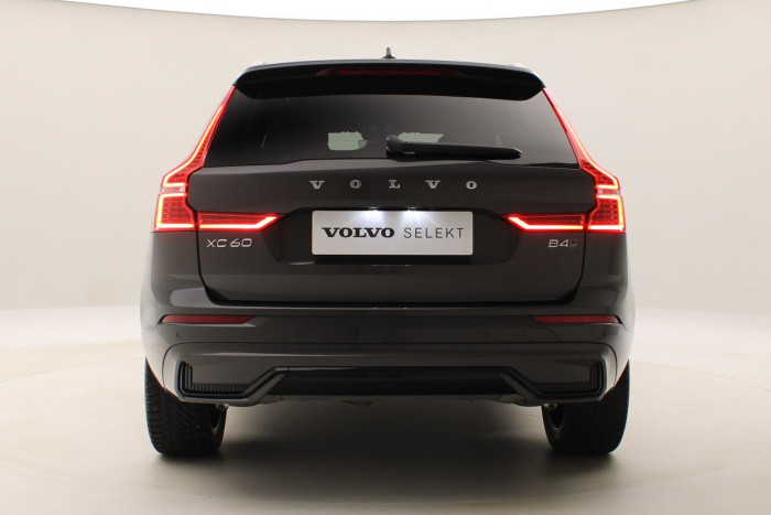 Volvo XC60 B4 AWD DARK PLUS AUT CZ 1.maj