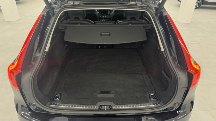 Volvo V90 CROSS COUNTRY D4 AWD REZERVACE 2.0 d