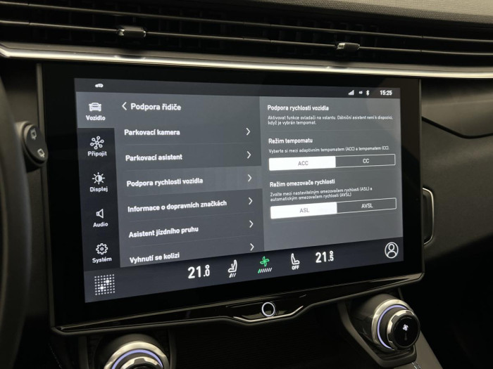 Lynk & Co 01 PHEV DCT 1.maj.