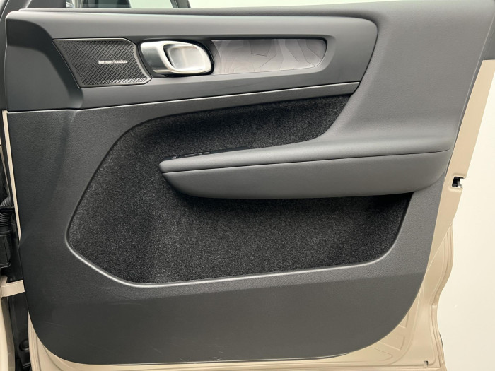 Volvo EX40 PURE ELECTRIC TWIN PLUS AUT CZ