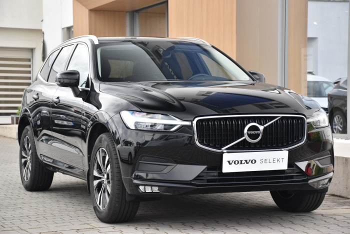 Volvo XC60 B5 AWD MOMENTUM AUT REZERVACE 2.0 Momentum