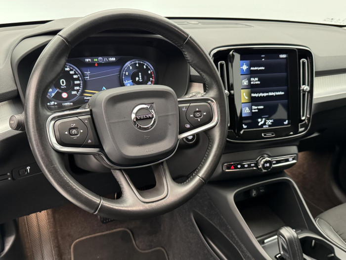 Volvo XC40 B3 MOMENTUM PRO REZERVACE 2.0 Momentum