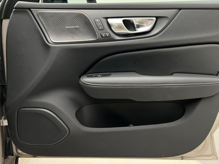 Volvo V60 T6 AWD AUT RECHARGE DARK ULTRA