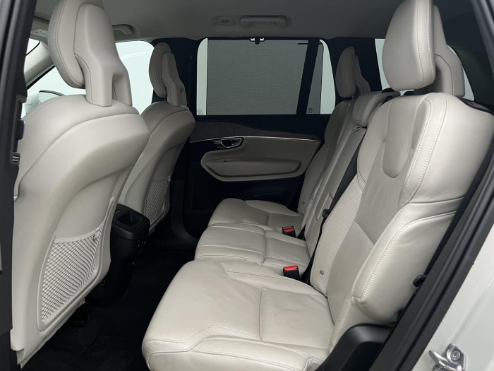 Volvo XC90 B5 AWD INSCRIPTION 7MÍSTNÁ AUT
