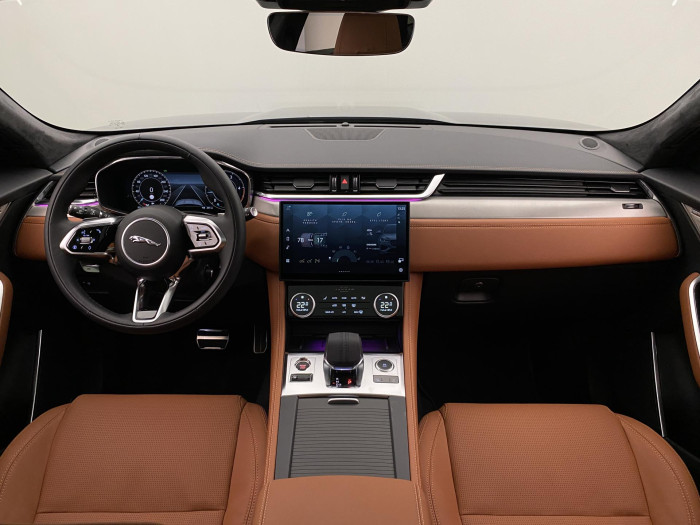 Jaguar F-Pace D300 R-DYNAMIC HSE REZERVACE 3.0 d Dynamic