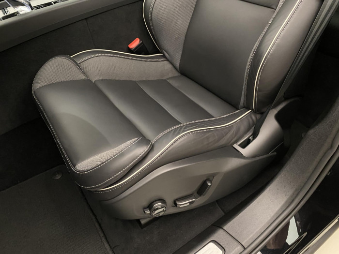 Volvo XC60 B5 AWD PLUS BLACK EDITION AUT