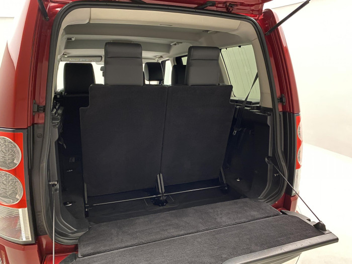 Land Rover Discovery 3.0 TDV6 S AWD REZERVACE