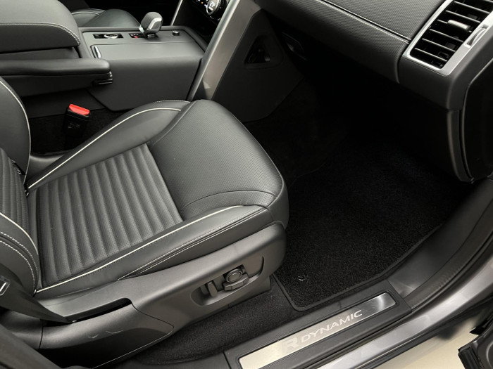 Land Rover Discovery D250 R-DYNAMIC SE AWD AUT 3.0 d Dynamic SE