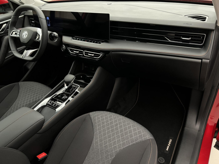 MG HS 1.5 TGI EMOTION 7DCT CZ 1.maj.