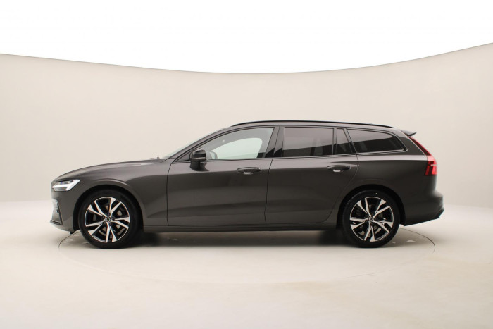 Volvo V60 B4 PLUS DARK AUT REZERVACE