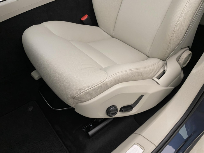 Volvo XC60 B4 AWD CORE AUT CZ 1.maj