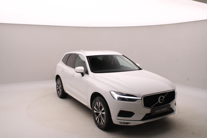 Volvo XC60 B4 AWD MOMENTUM AUT CZ 2.0 Momentum