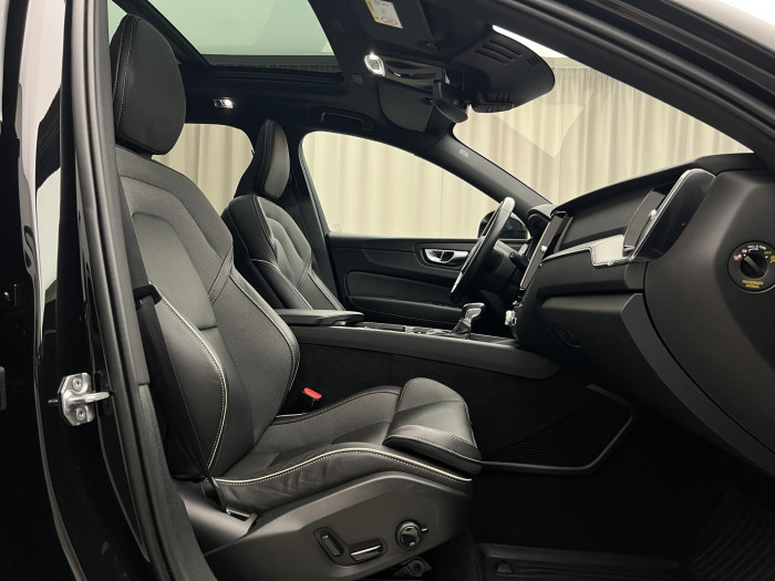 Volvo XC60 T6 AWD R-DESIGN AUT