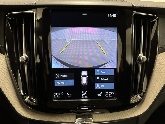 Volvo XC60 B4 AWD INSCRIPTION REZERVACE