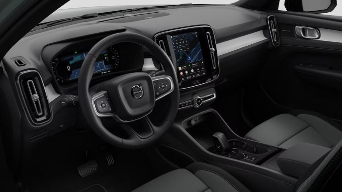 Volvo XC40 B4 AUT DARK PLUS
