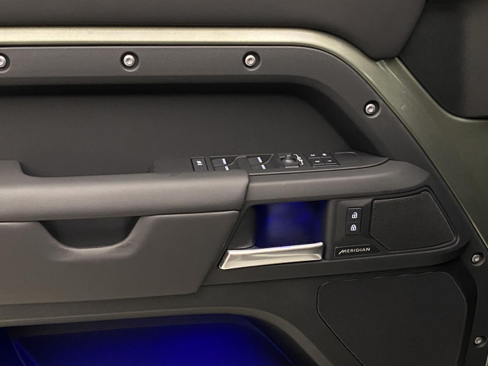 Land Rover Defender 110 D300 X-DYNAMIC HSE AWD AUT 3.0 d Dynamic