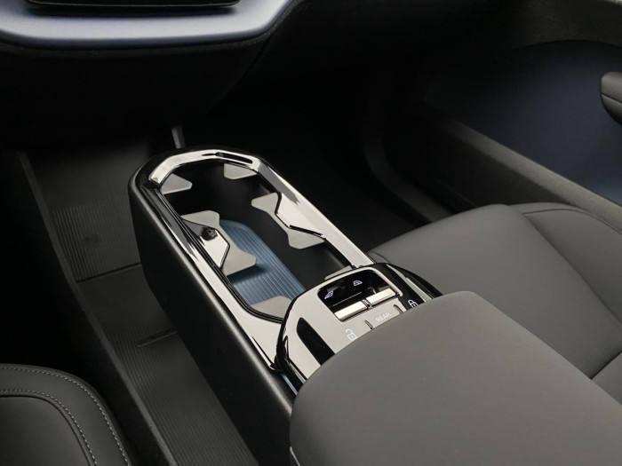 Volvo EX30 PURE ELECTRIC RECHAR. CORE RWD