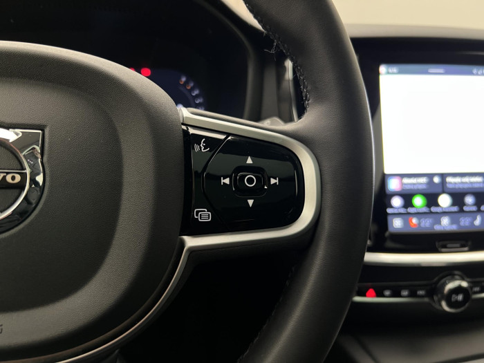 Volvo V60 B4 PLUS DARK AUT 1.maj.