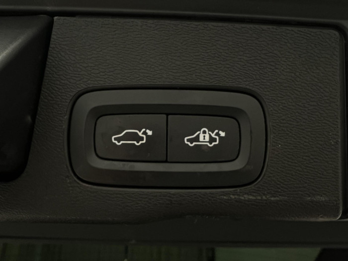 Volvo XC60 B5 AWD MOMENTUM AUT 2.0 Momentum