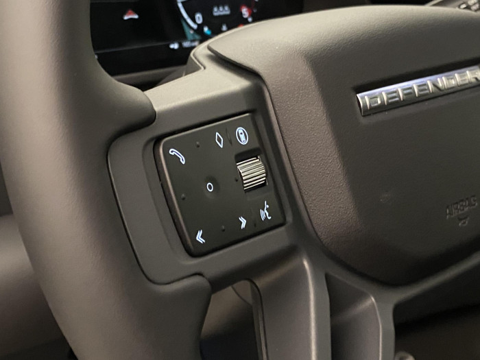 Land Rover Defender 110 D300 X-DYNAMIC HSE AWD AUT 3.0 d Dynamic