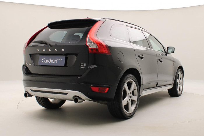 Volvo XC60 D5 AWD R-DESIGN REZERVACE 2.4 d