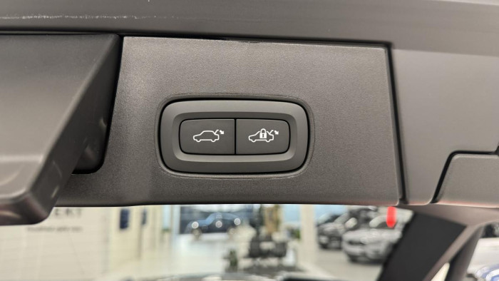 Volvo V90 CROSS COUNTRY B4 AWD REZERVACE