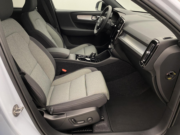 Volvo XC40 B3 AUT DARK PLUS