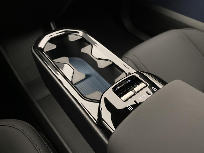 Volvo EX30 PURE ELECTRIC TWIN AWD ULTRA