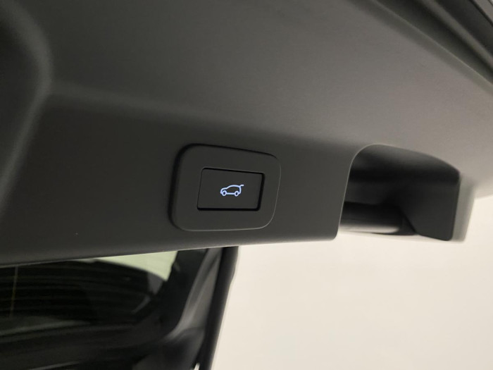 Jaguar F-Pace P400e R-DYNAMIC SE REZERVACE 2.0 Dynamic SE