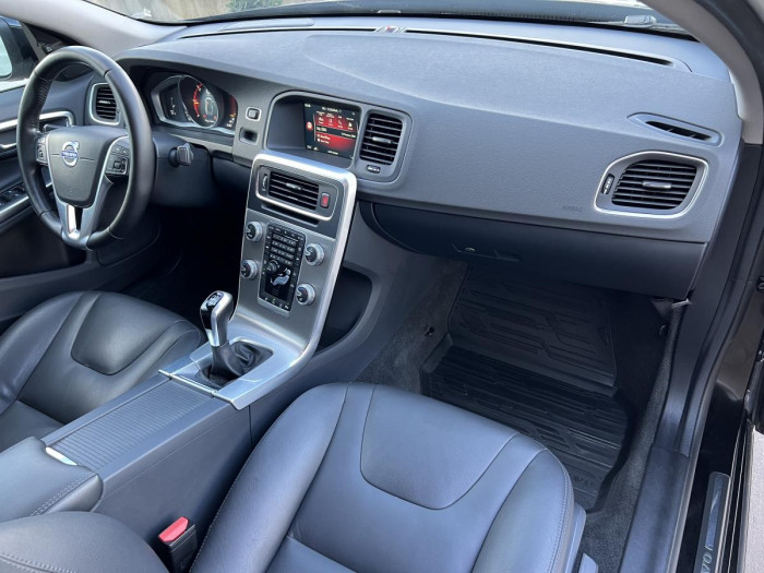Volvo S60 D3 SUMMUM NAVIGACE 2.0 d Summum