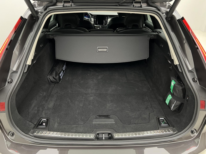 Volvo V90 T6 AWD RECHARGE PLUS DARK AUT