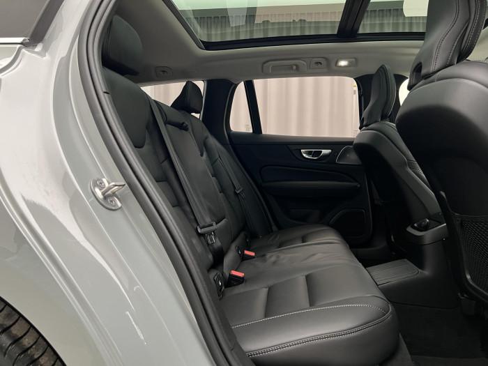 Volvo V60 T6 AWD RECHARGE ULTRA BRIGHT