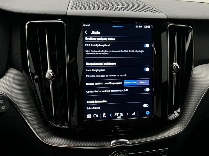 Volvo XC60 B4 AWD PLUS DARK AUT 1.maj.
