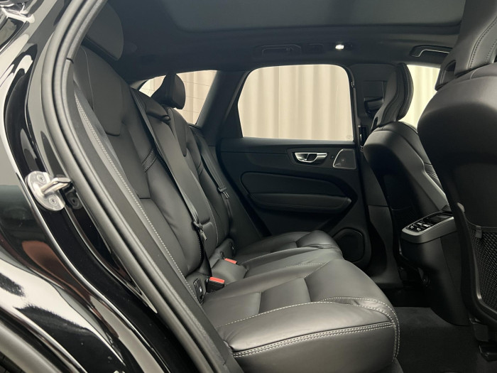 Volvo XC60 B5 AWD BLACK EDITION AUT 1.maj 2.0 Edition