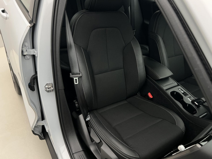 Volvo XC40 D4 AWD MOMENTUM PRO AUT CZ 2.0 d Momentum