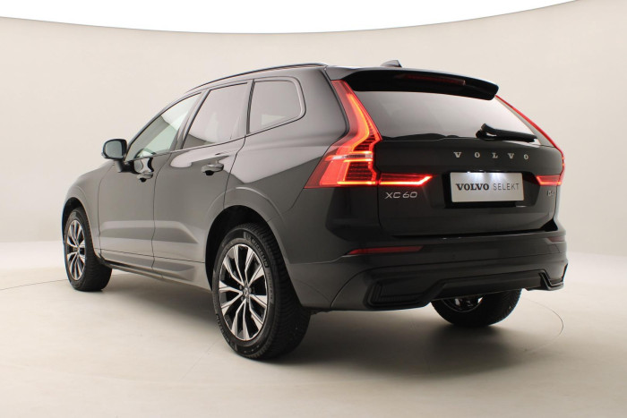 Volvo XC60 B4 AWD PLUS DARK REZERVACE