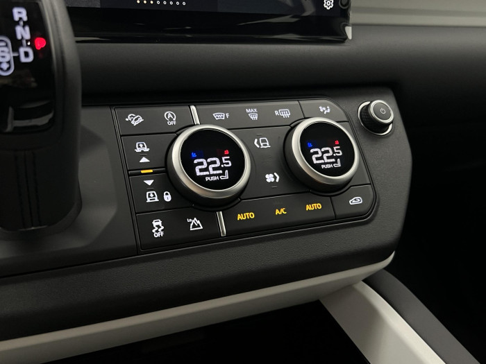 Land Rover Defender 110 D200 S AWD Aut REZERVACE 3.0 d