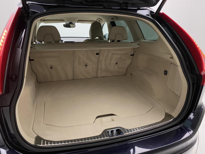 Volvo XC60 D4 AWD DYNAMIC REZERVACE 2.4 d Dynamic