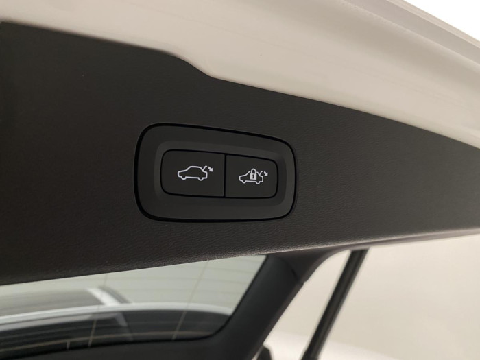 Volvo V60 T6 AWD RECHARGE REZERVACE