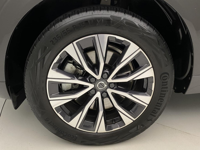 Volvo XC60 B4 MOMENTUM AUT REZERVACE 2.0 Momentum