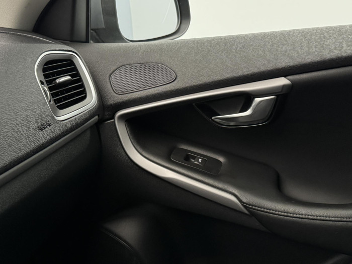 Volvo V40 D2 MOMENTUM 2.0 d Momentum