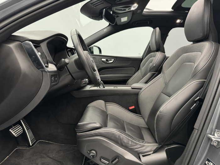 Volvo XC60 B5 AWD R-DESIGN AUT