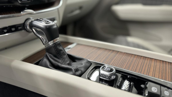 Volvo XC60 T5 AWD MOMENTUM REZERVACE 2.0 Momentum