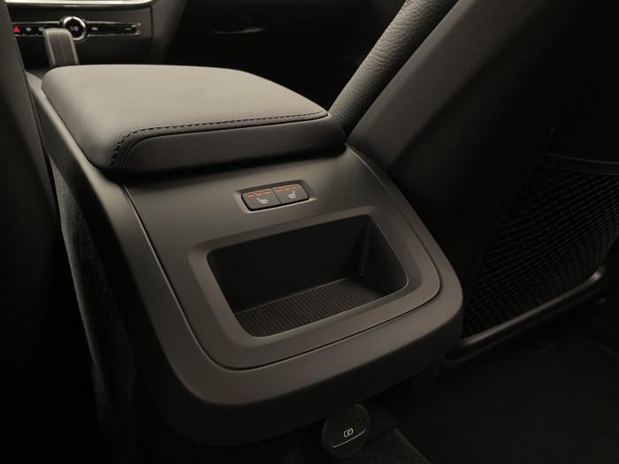 Volvo V60 B4 AUT DARK PLUS