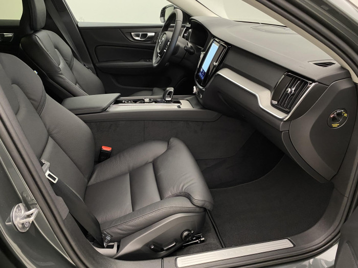 Volvo V60 B4 AUT DARK PLUS