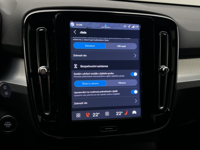 Volvo XC40 B3 CORE AUT CZ 1.maj.