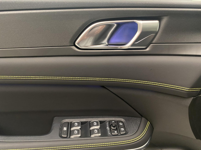 Lynk & Co 01 01 MORE PHEV DEMO